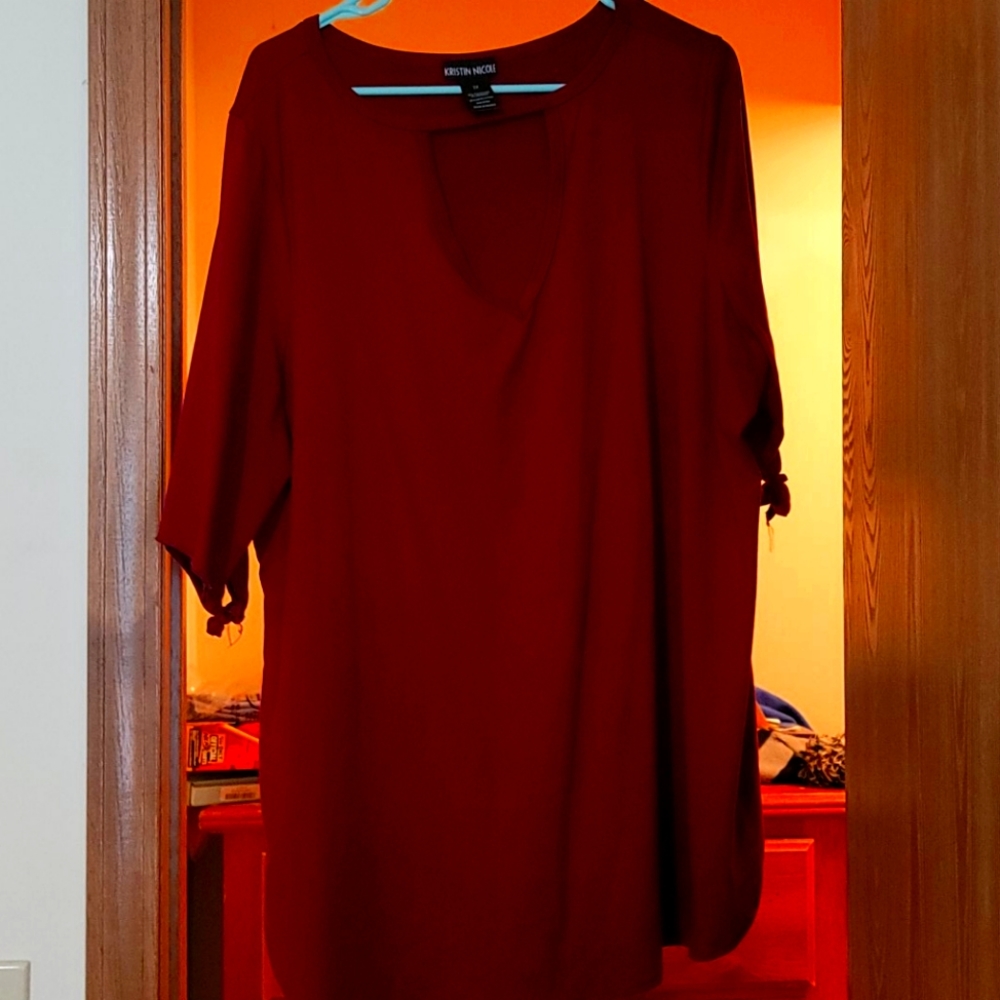 Womens keyhole shirt
